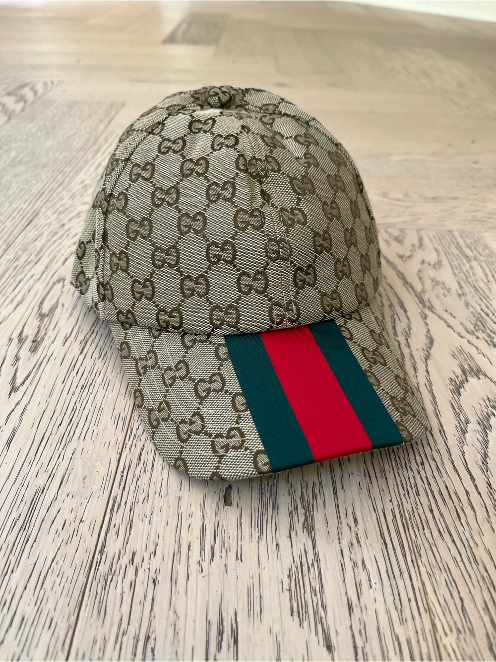 Gucci Beige GG Baseball Cap/hat with Red and Green Stripe